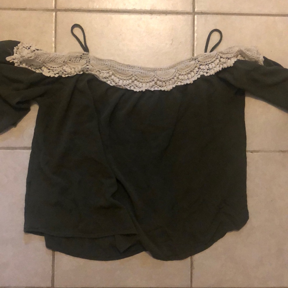Off shoulder shirt